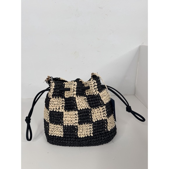 Universal Thread Straw Checker Drawstring Crossbody Bag Black Natural NWT - Picture 2 of 10